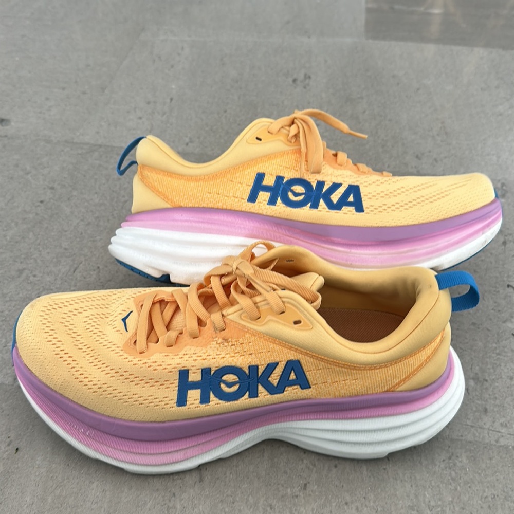 Hoka Bondi 8 Sneakers!
